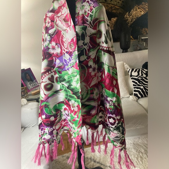 Ed Hardy fringed shawl scarf - Picture 4 of 6